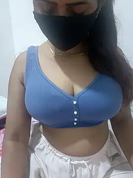 Aarti909090 online show from 3, 7, 2026