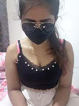 Aarti909090 online show from 25, 6, 2026