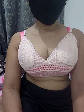 Aarti909090 online show from 10, 4, 2026