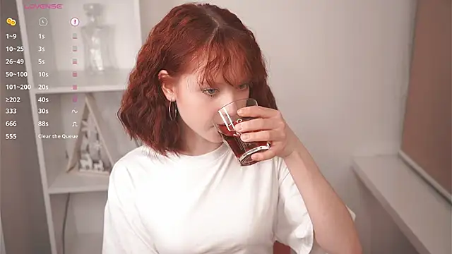 Snapshot of MaisieStarlight chatting on 2, 2, 2026 MaisieStarlight online show from 2, 2, 2026