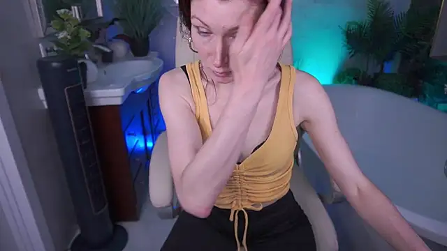 AmiraGoldd online show from 3, 6, 2026