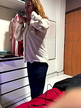 Snapshot of meninadeparis chatting on 11, 11, 2025 meninadeparis online show from 11, 11, 2025