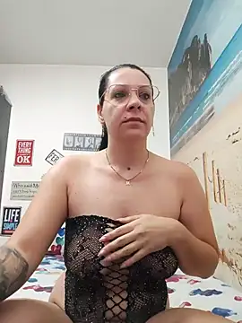 Snapshot of SugarDiamonds chatting on 10, 7, 2026 SugarDiamonds online show from 10, 7, 2026