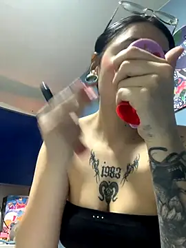 Naomii2 online show from 13, 11, 2025