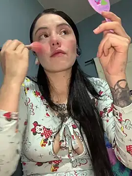 Naomii2 online show from 24, 11, 2025