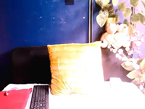 Hot queen57 online show from 1, 12, 2025