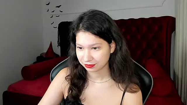 Snapshot of SaraDenars chatting on 6, 11, 2025 SaraDenars online show from 6, 11, 2025