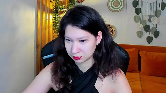 Snapshot of SaraDenars chatting on 5, 11, 2025 SaraDenars online show from 5, 11, 2025