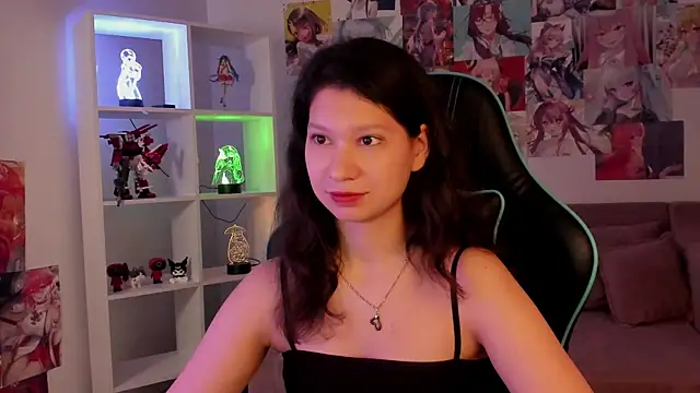 Snapshot of SaraDenars chatting on 12, 11, 2025 SaraDenars online show from 12, 11, 2025