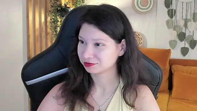 Snapshot of SaraDenars chatting on 3, 12, 2025 SaraDenars online show from 3, 12, 2025