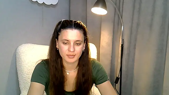 Snapshot of KiraHoney chatting on 8, 7, 2026 KiraHoney online show from 8, 7, 2026