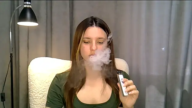 KiraHoney online show from 4, 6, 2026