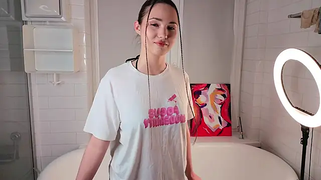 LeenaPuita online show from 7, 11, 2025