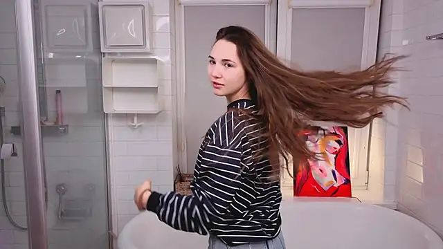 LeenaPuita online show from 3, 12, 2025