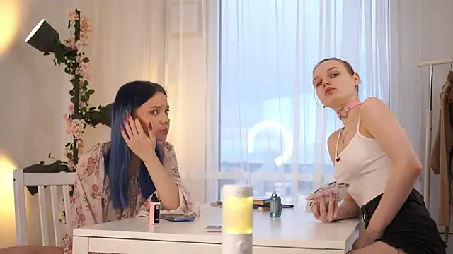 Snapshot of MalloryWasem chatting on 8, 11, 2025 MalloryWasem online show from 8, 11, 2025