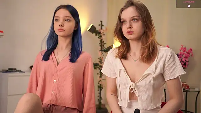 Snapshot of MalloryWasem chatting on 10, 11, 2025 MalloryWasem online show from 10, 11, 2025