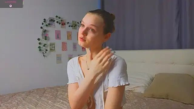 Snapshot of MalloryWasem chatting on 27, 11, 2025 MalloryWasem online show from 27, 11, 2025