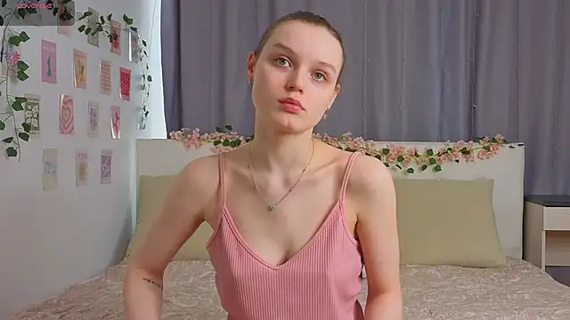 Snapshot of MalloryWasem chatting on 21, 11, 2025 MalloryWasem online show from 21, 11, 2025