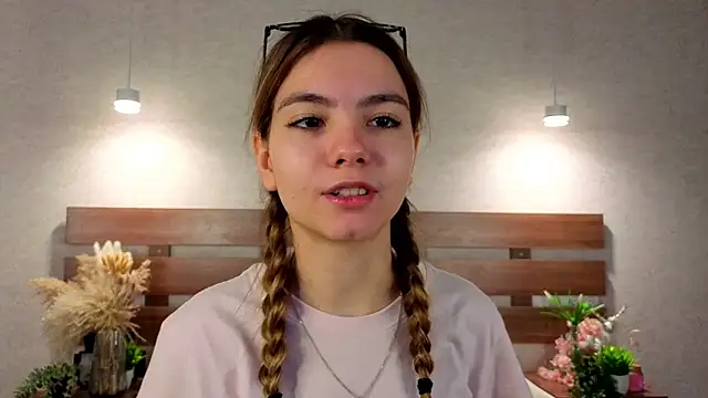 Snapshot of MargieDavidson chatting on 2, 2, 2026 MargieDavidson online show from 2, 2, 2026