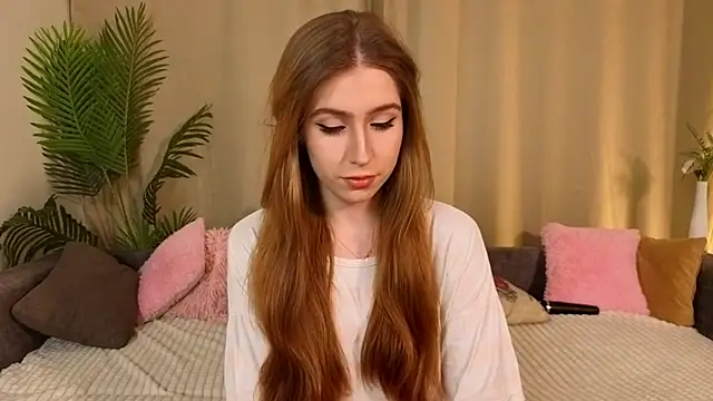 GiuseppinaRodenbough online show from 26, 11, 2025