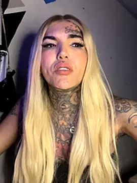 Snapshot of euscarlethotgirl chatting on 14, 11, 2025 euscarlethotgirl online show from 14, 11, 2025