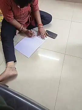 Lailamajnu1996 online show from 24, 2, 2026