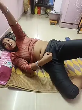 Lailamajnu1996 online show from 14, 2, 2026