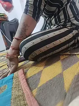 Lailamajnu1996 online show from 2, 3, 2026