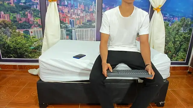 KiraFox1 online show from 7, 3, 2026