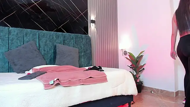 Bella Riverss online show from 25, 4, 2026
