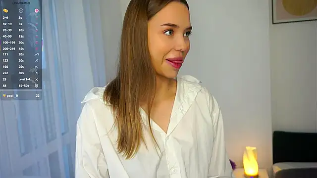 JunieTrippett online show from 22, 11, 2025