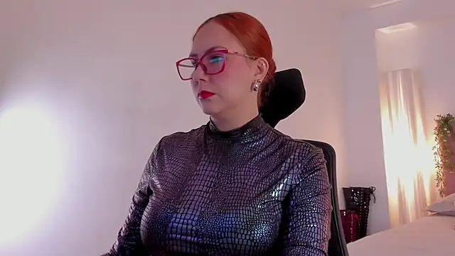 MistressErza online show from 16, 6, 2026