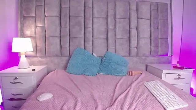 coraly  online show from 25, 11, 2025