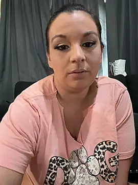 Snapshot of thickfarmtwat chatting on 18, 6, 2026 thickfarmtwat online show from 18, 6, 2026