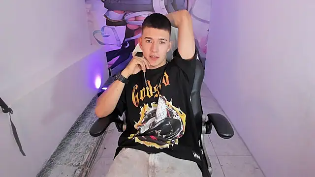 Aleck Boy online show from 4, 12, 2025