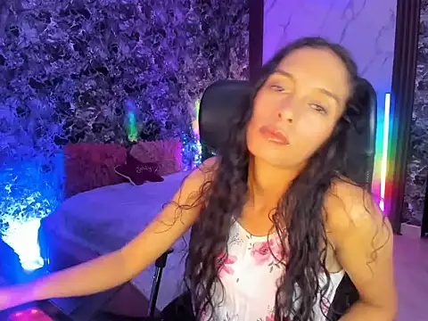 Laura swett online show from 11, 11, 2025