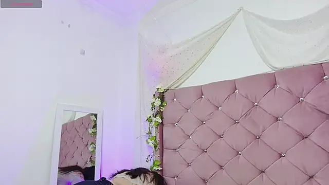 lauxury  online show from 13, 11, 2025