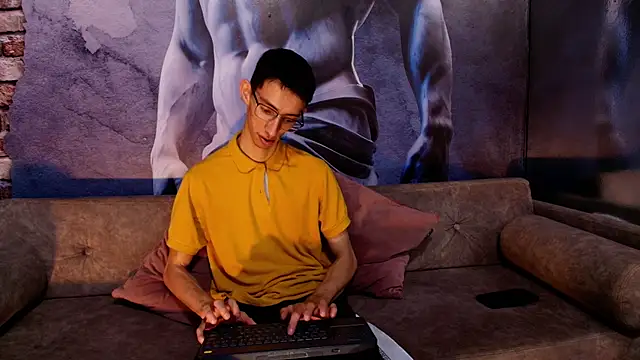 ZyroNight online show from 5, 11, 2025