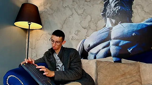 ZyroNight online show from 15, 12, 2025