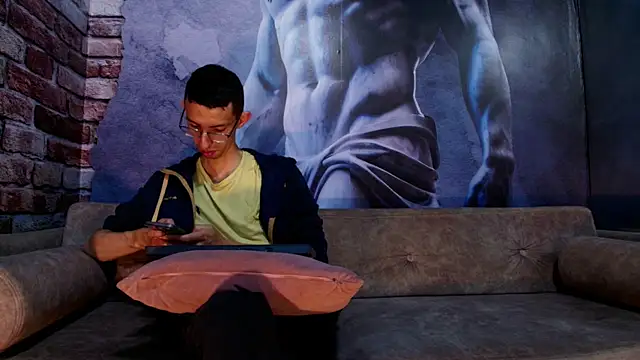 ZyroNight online show from 17, 12, 2025