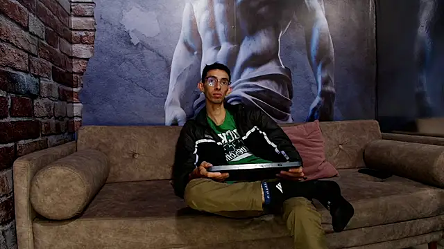 ZyroNight online show from 6, 11, 2025