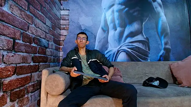 ZyroNight online show from 6, 1, 2026