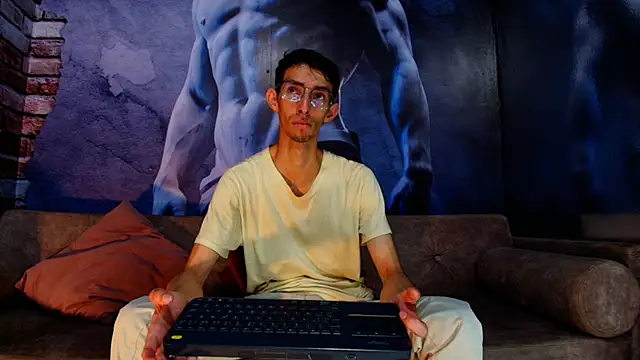 ZyroNight online show from 5, 12, 2025