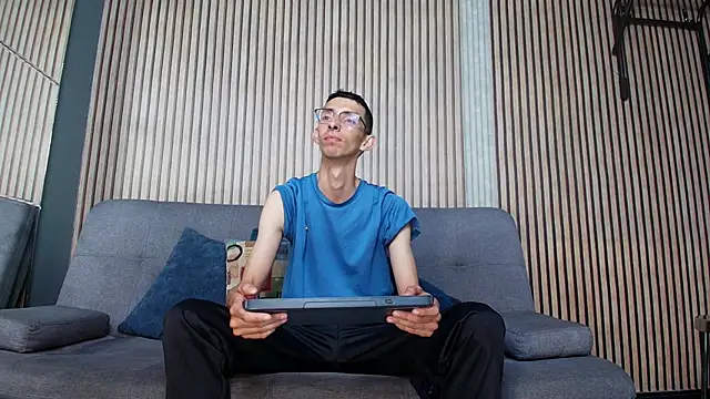 ZyroNight online show from 18, 12, 2025