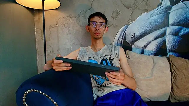 ZyroNight online show from 21, 11, 2025