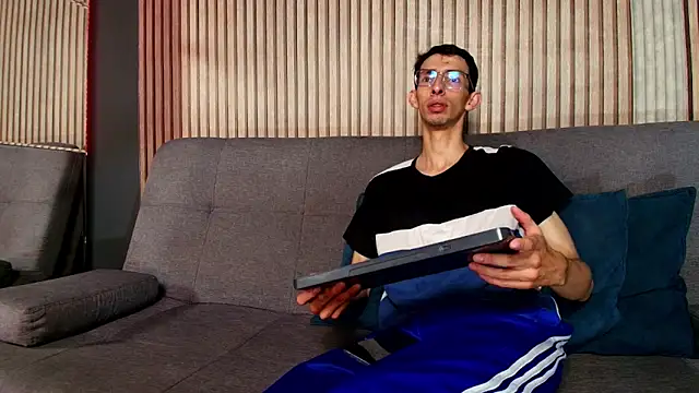 ZyroNight online show from 27, 11, 2025