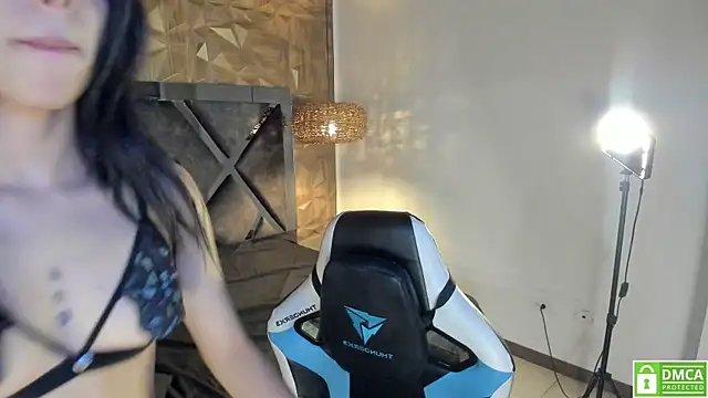 Kiara velvet   online show from 8, 4, 2026