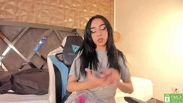 Kiara velvet   online show from 9, 4, 2026