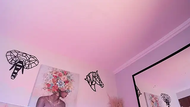 Isabella Crofts online show from 5, 12, 2025