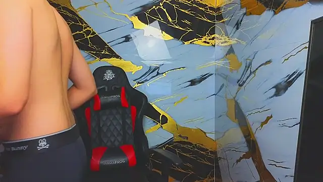 Suarezz10  online show from 17, 11, 2025